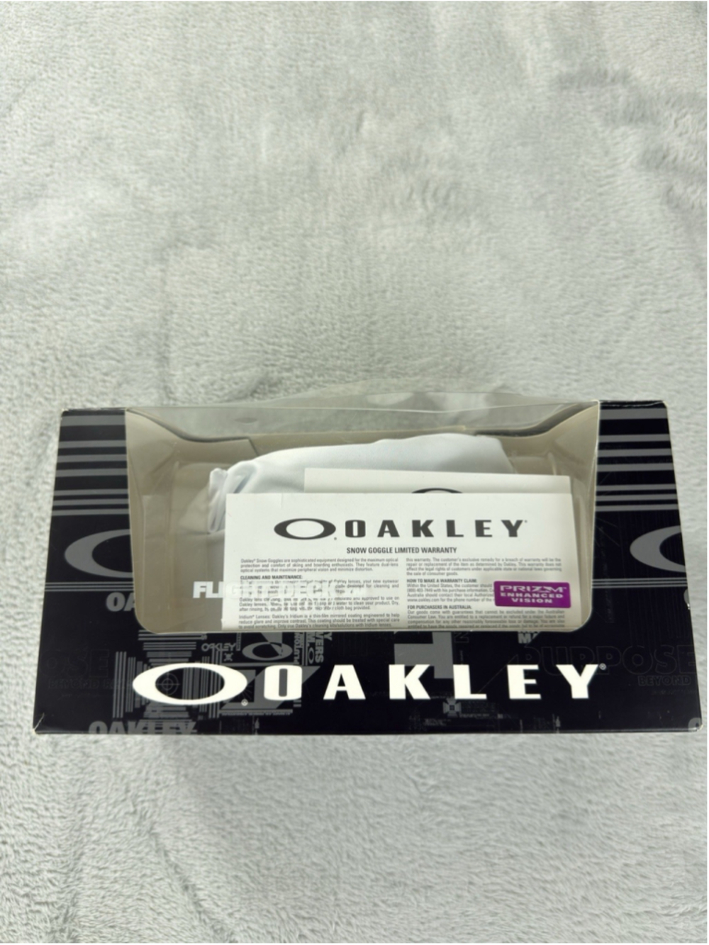 Oakley Flight Deck XM Snowboarding Goggles Whiteout NWT - Picture 2 of 15